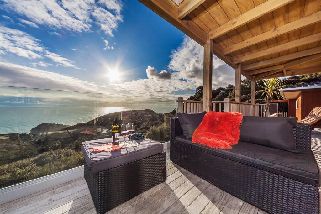 Romantic Piha Room photo